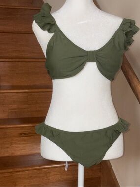 Olive Green Ruffle Bikini Swimset NWT Sz L . You get both pieces FIRM  Buy Now 👇